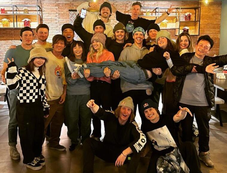 苏翊鸣和日本队是一个教练吗,苏翊鸣日本教练vlog