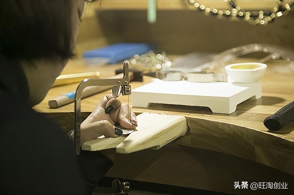 女性创业适合开什么店赚钱,女性创业开什么店比较好投资