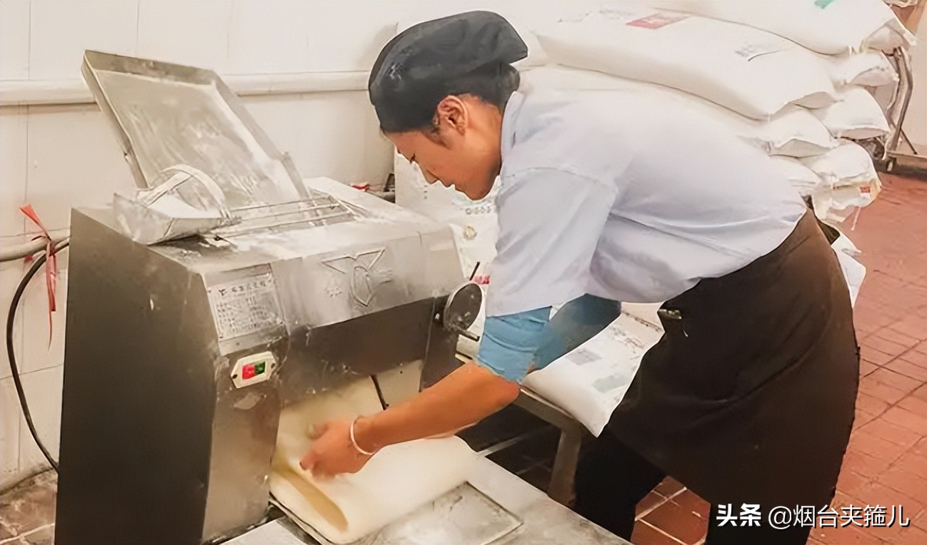 烟台地摊小吃视频,烟台夜市小吃推荐排行榜前十名