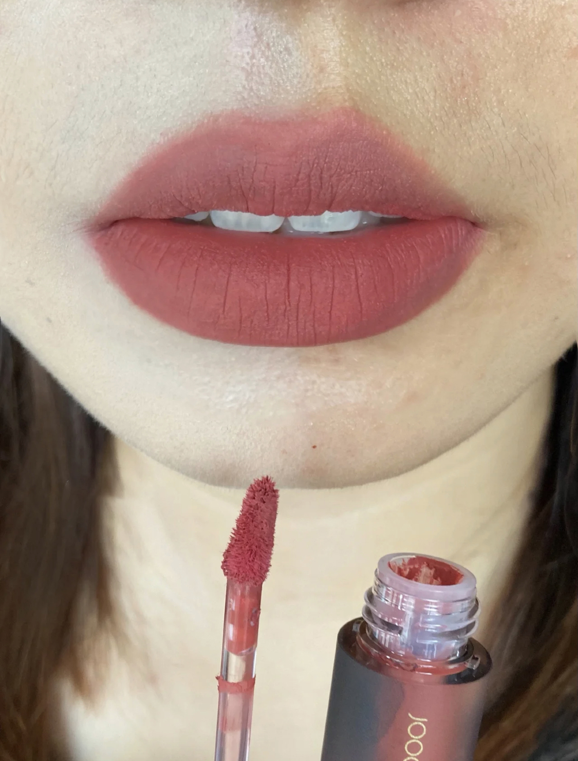 适合女人素颜出门时涂的几款口红,适合40岁素颜涂的口红色号