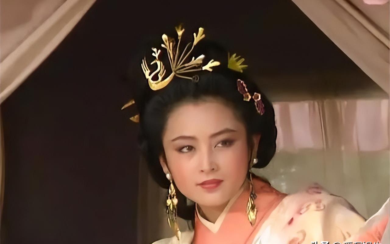 她被誉为荧屏第一美女,她被称为亚洲第一美