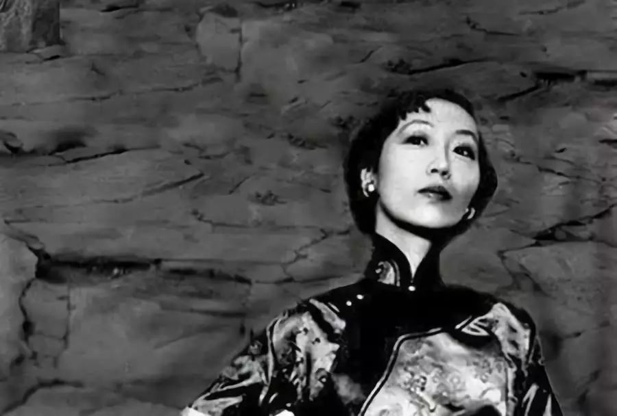 张爱玲晚年老是搬家住哪,张爱玲为什么老是搬家