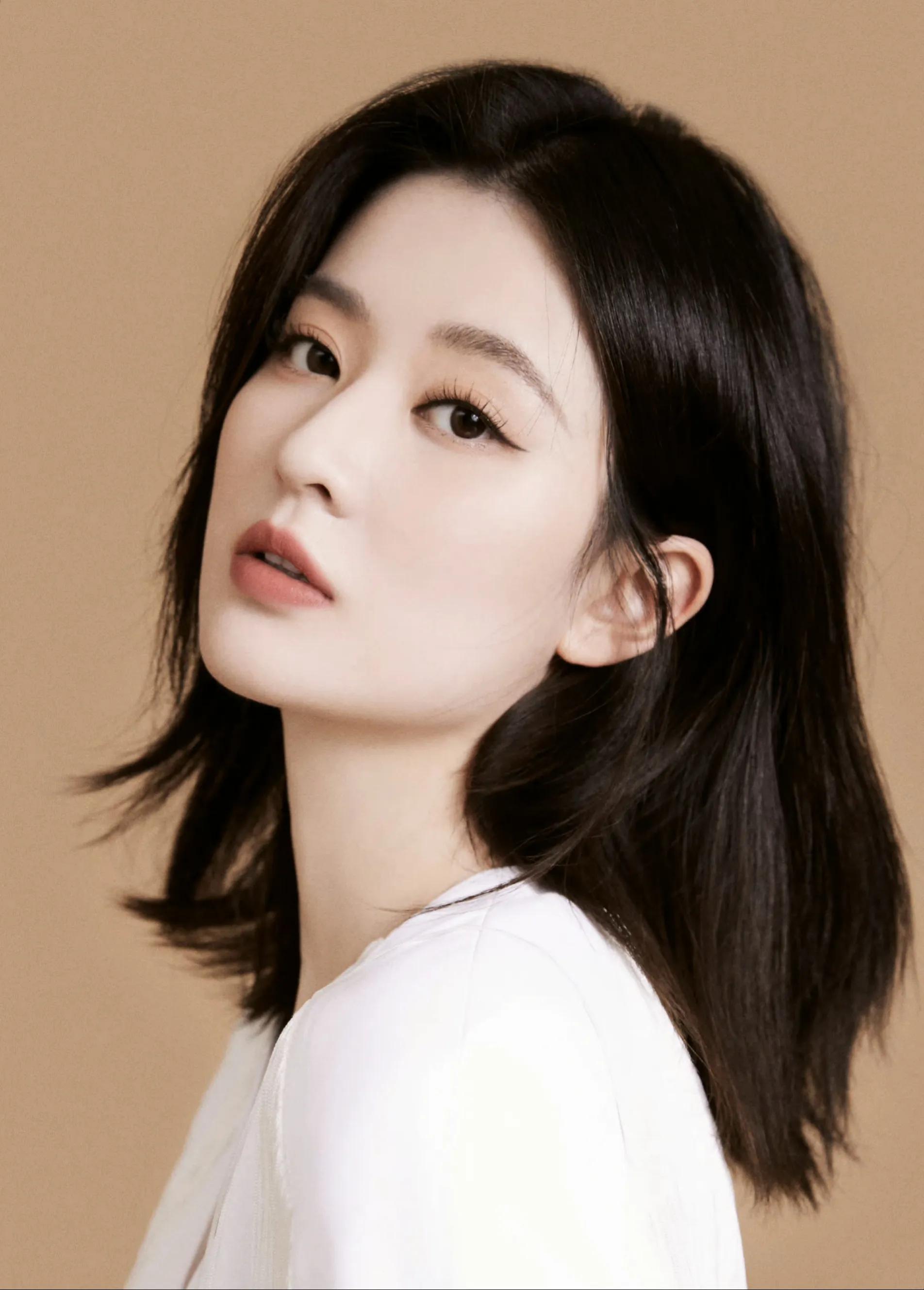 女星乔欣写真合集：如花似玉、亭亭玉立