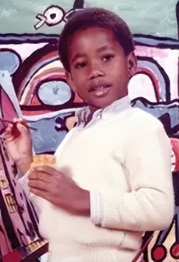 足球球星小时候与长大后对比,各足球明星的小时候