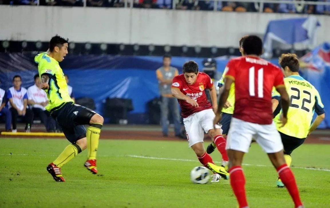 国足输了为啥要退钱,国足输越南哪个队员最不出力