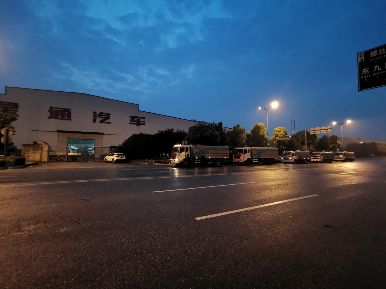 见证品质,三一环卫洗扫车交付