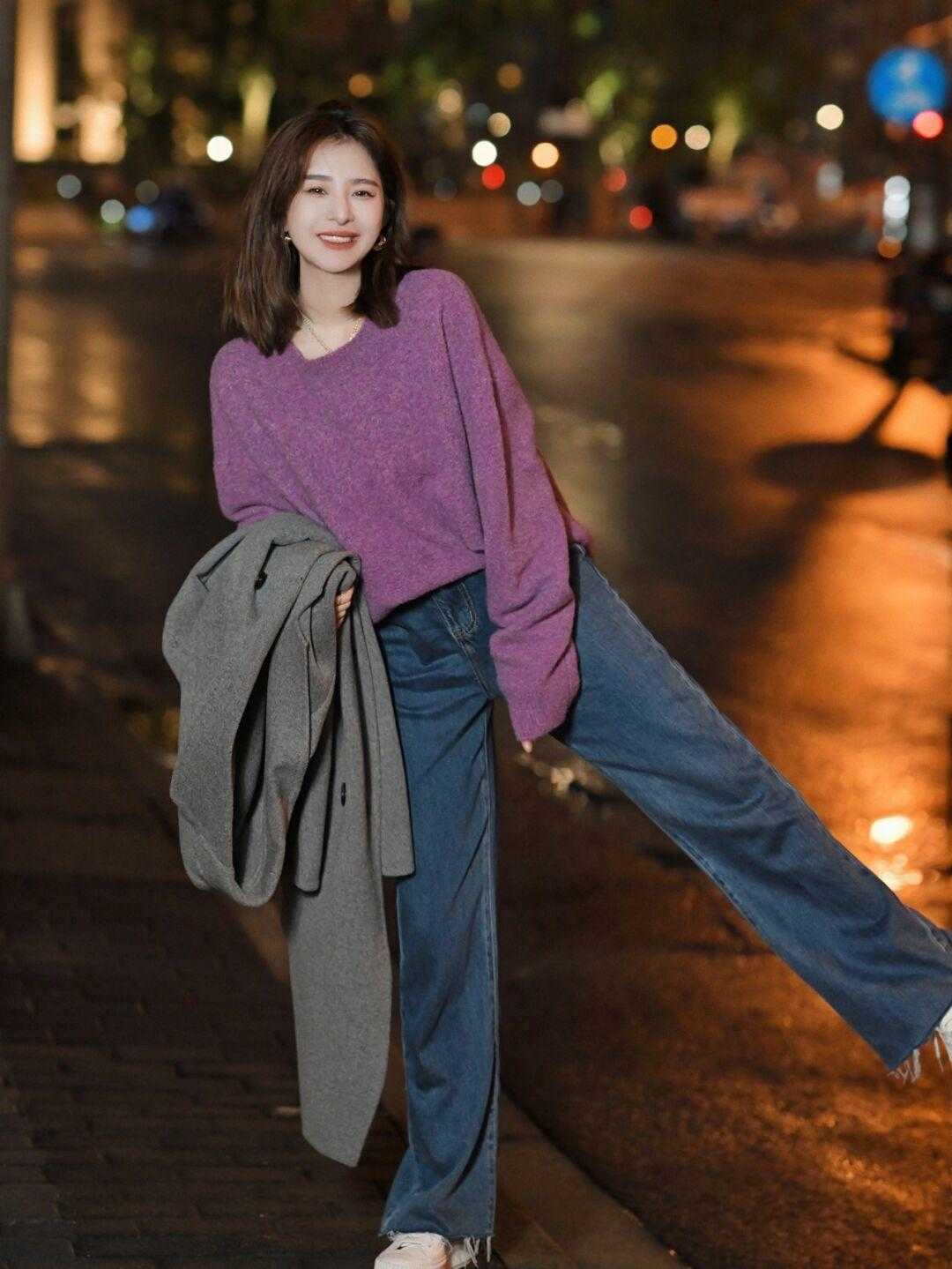 冬天搭配大衣的中长款毛衣,最高级的搭配大衣毛衣你会搭吗