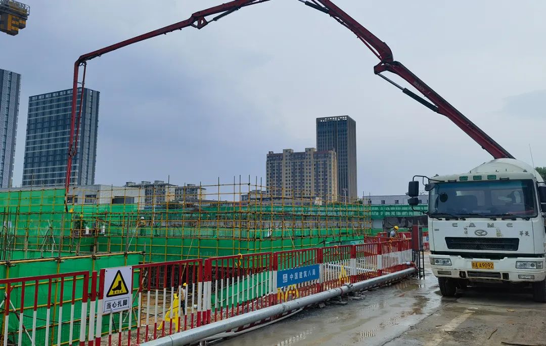 专题|市人民医院、市第十中学经开高中部进展顺利