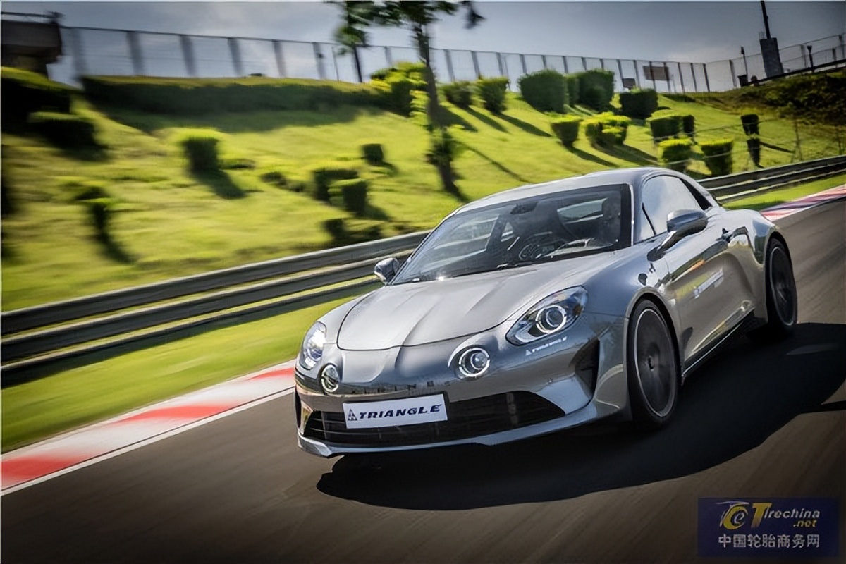 新品重磅发布!三角轮胎闪耀布达佩斯