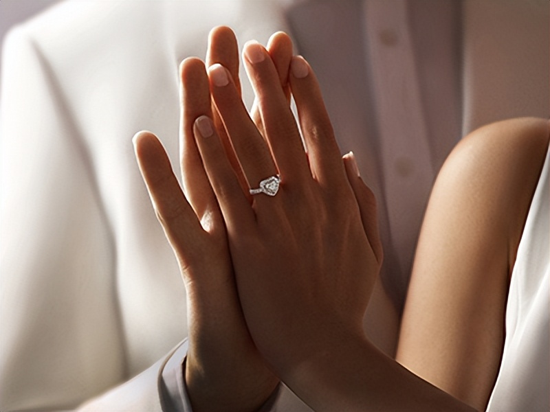 婚戒品牌推荐婚戒怎么戴注意什么,婚戒品牌推荐婚戒怎么戴注意事项