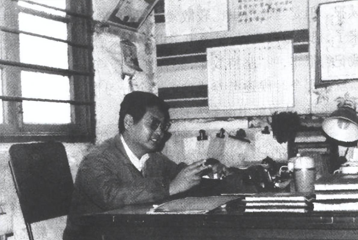 杨怀定是怎样买卖国库券的,杨怀定收购国债卖给谁