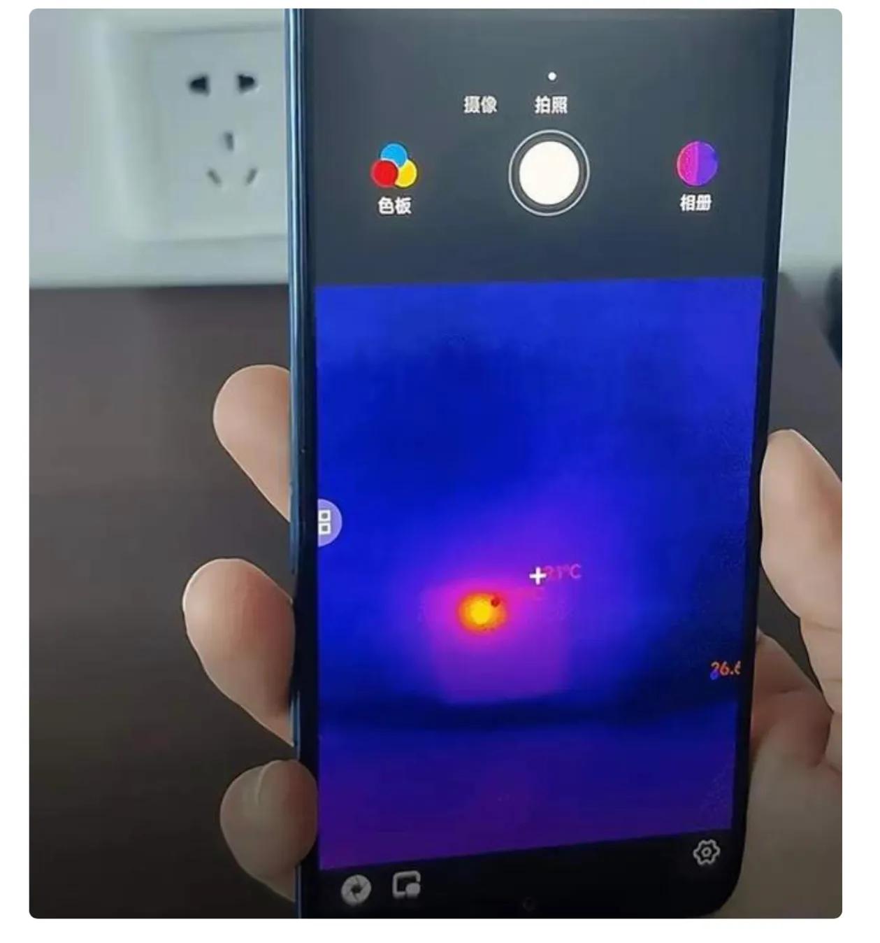 男扮女装偷拍被抓,男扮女装进澡堂偷拍被抓