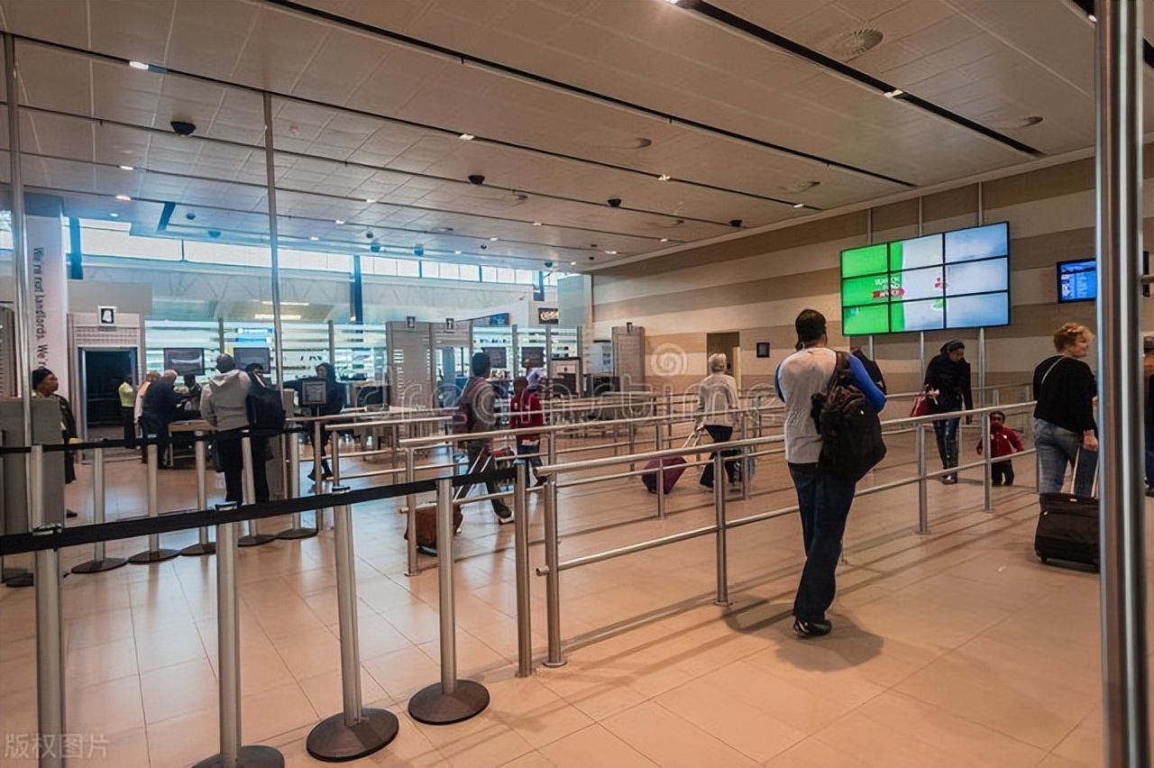 在俄罗斯，很多人是靠着打擦边球，做着一些游走在法律边缘的生意