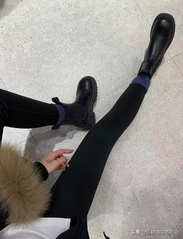 什么颜色的马丁靴百搭洋气,马丁靴豆腐裤绝美冬天就该这么穿