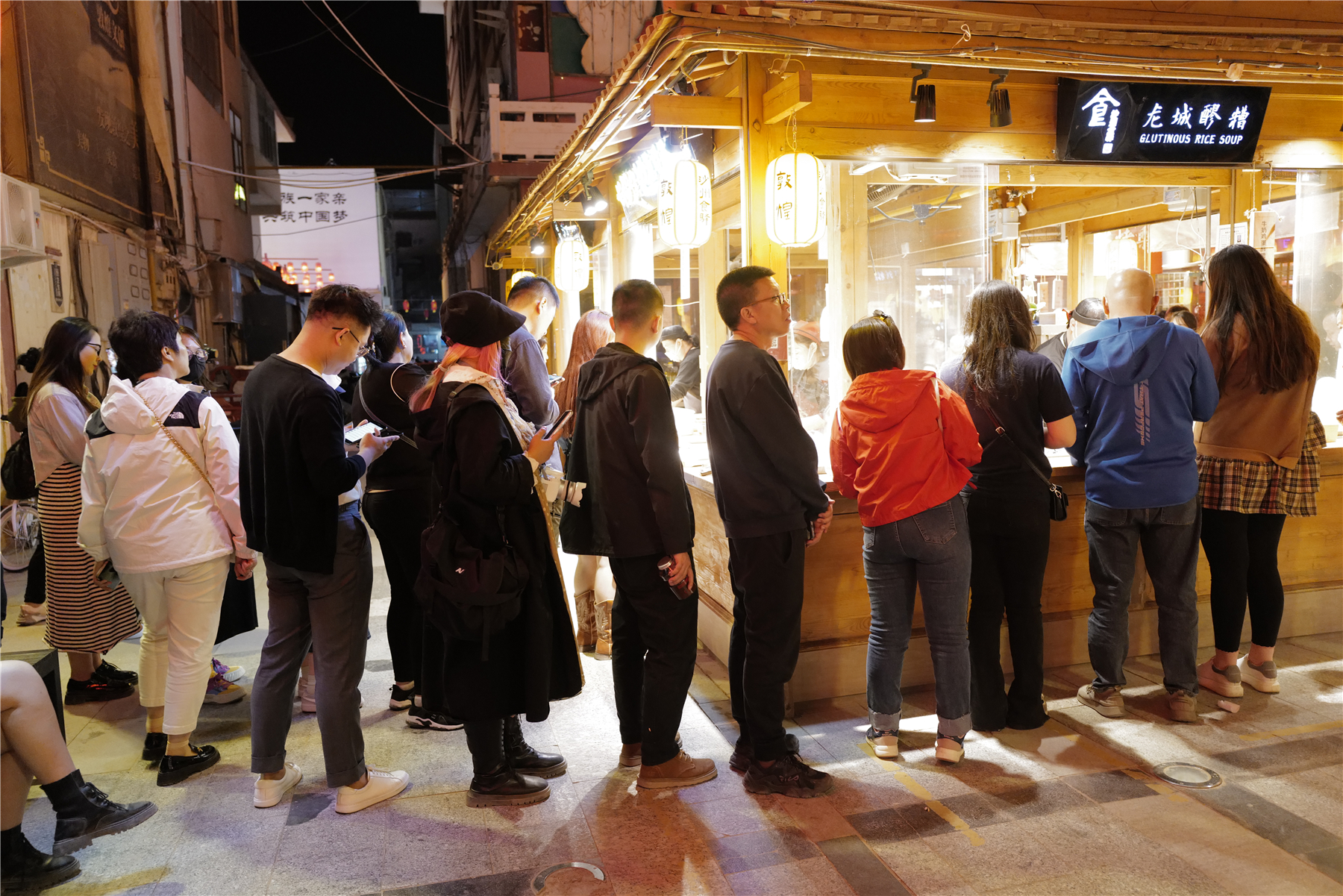 敦煌沙州食驿照片,春节敦煌夜市沙洲食驿