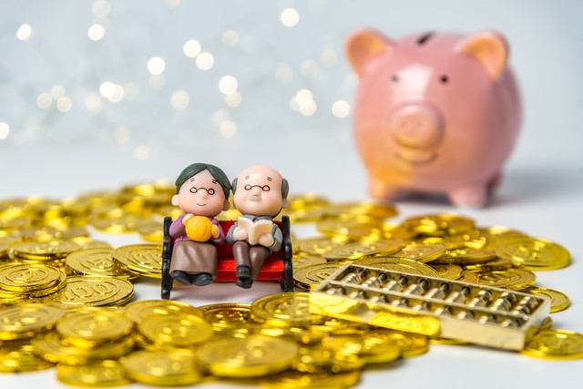 女性50岁退休社保不满15年怎么办,到了退休年龄就没有社保了