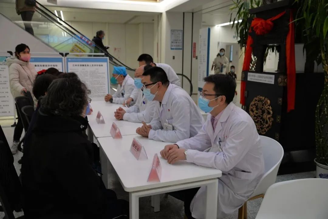 【“三抓三促”-健康先行】兰州市第一人民医院肿瘤科“国际三八妇女节”乳腺疾病义诊活动圆满结束