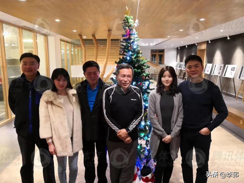 章泽天刘强东牛津,刘强东章泽天发布会