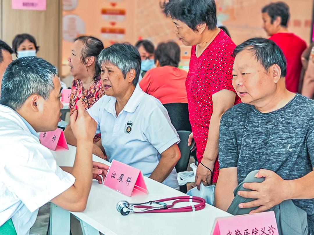 军民鱼水一家亲专项义诊暖人心,结对共建到社区健康义诊暖民心