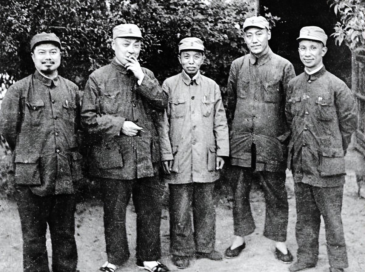 陈毅临终前，*剑英叶**拿出毛主席所写的纸条：我知道你在等什么