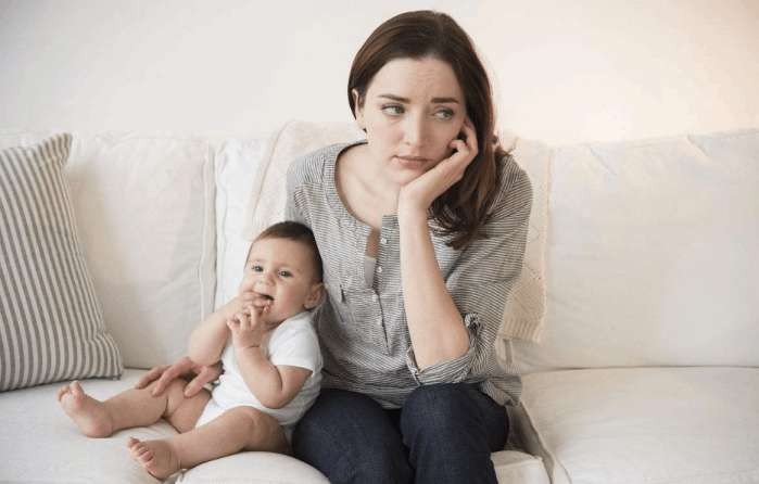 产妇月子期间为什么流泪,产妇为什么月子里会哭