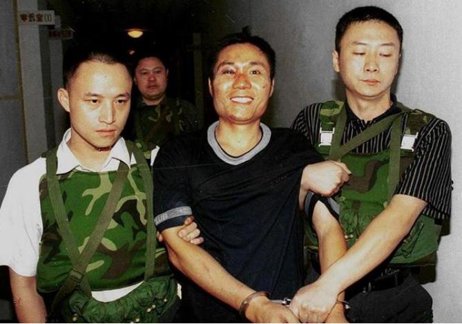 湖南第一悍匪张君案件,十大悍匪张君杀人案