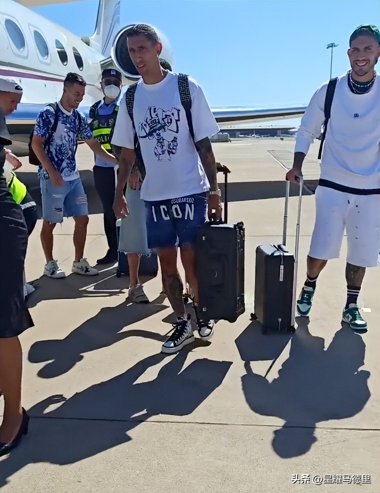 梅西乘私人飞机抵北京！开启个人第7次中国行，携4队友一身休闲装