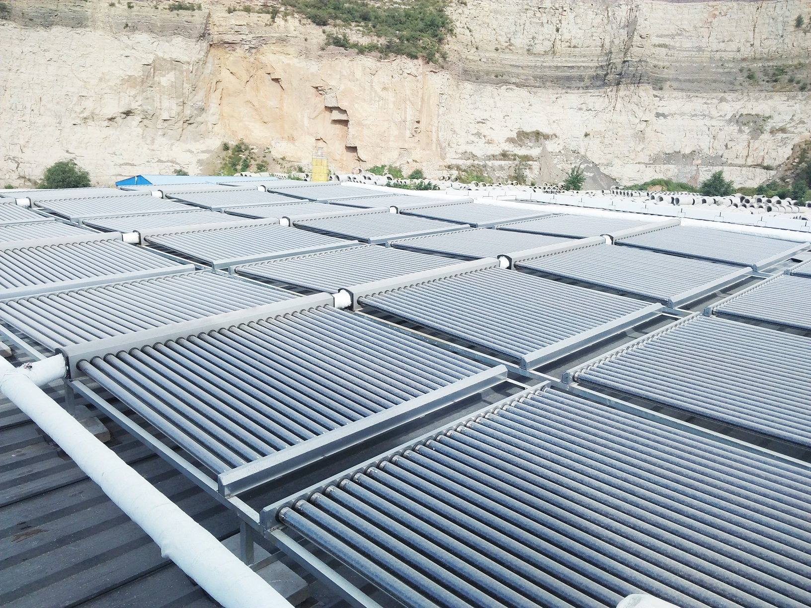 宾馆太阳能设备,太阳能加空气能取暖设备家庭用