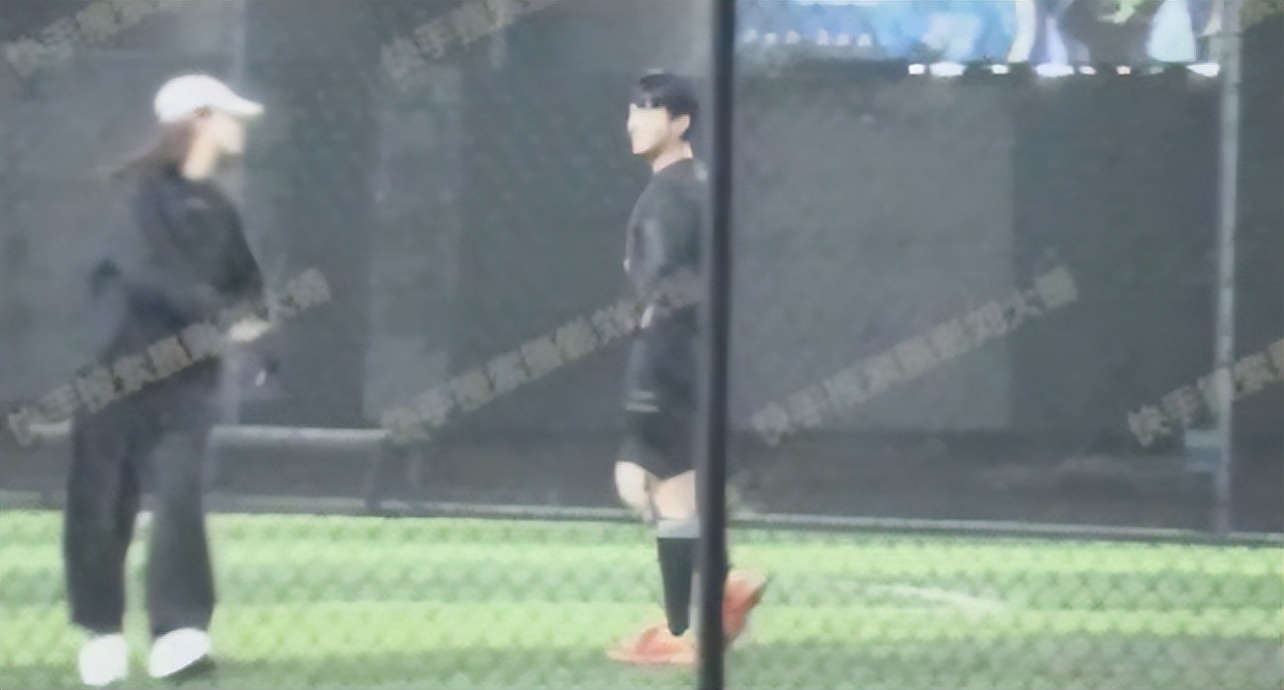 千万粉丝男爱豆恋情曝光见家长,千万粉丝恋情曝光