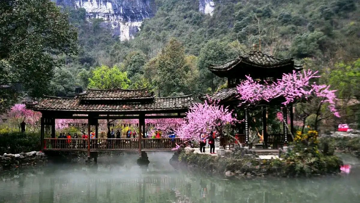 中国四大直辖市，拥有国家5*级A**旅游景区25个，列举出来共享