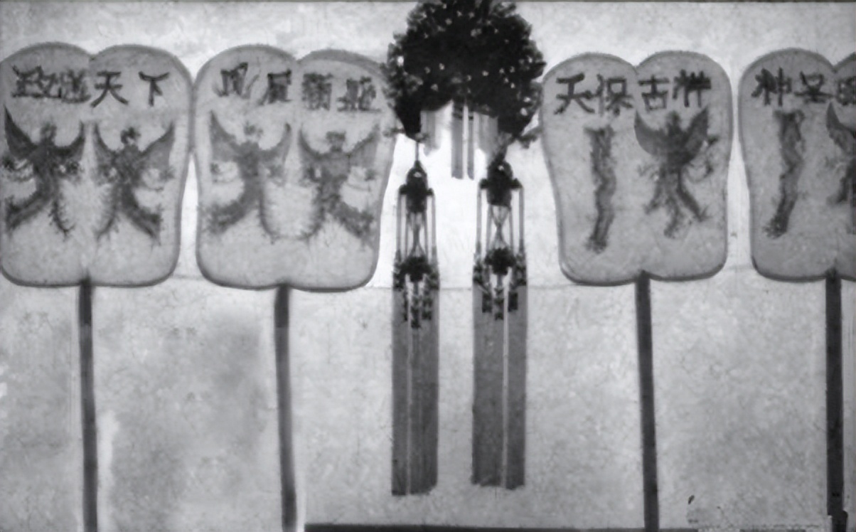 山东村妇登基称帝，建立“大圣王朝”，号称当代“武则天”