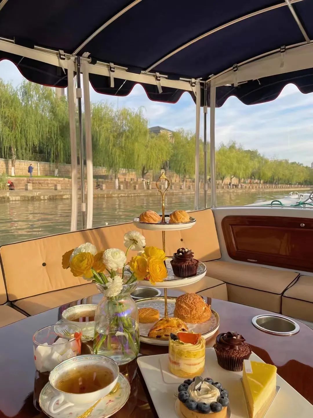 情人节微醺指南,情人节约会攻略看这一篇就够了