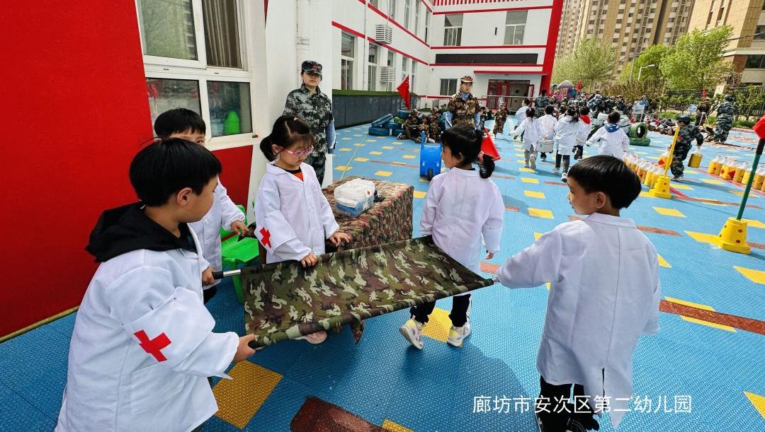 幼儿园聆听红色故事传承红色精神,传统文化在幼儿园的传承实践案例