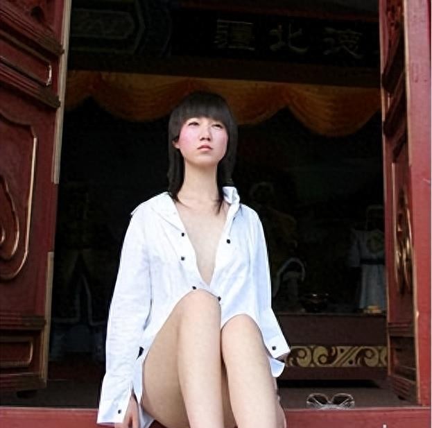 “最红裸模”*筱雨张**：22岁时拍写真火爆全网，如今将近40岁仍单身