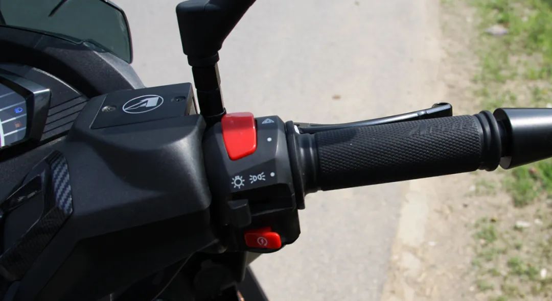 宏佳腾400踏板回归版配件,踏板市场