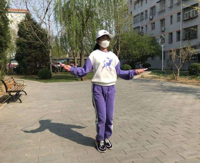 跳绳10分钟真的等于慢跑一小时吗,跳绳十分钟真的等于慢跑半小时吗