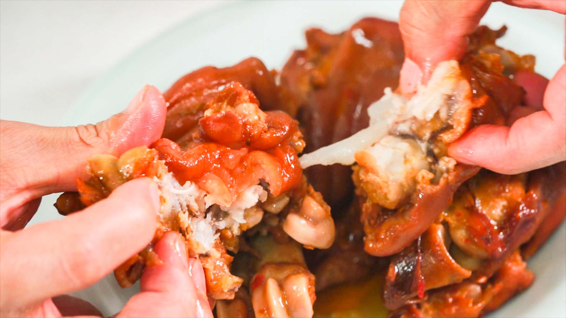 卤猪蹄怎么做才q弹劲道好吃,怎样卤猪蹄又香又软糯