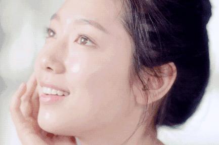 “贫民窟”女孩再也不用面对大牌BB霜还在担心钱包告急