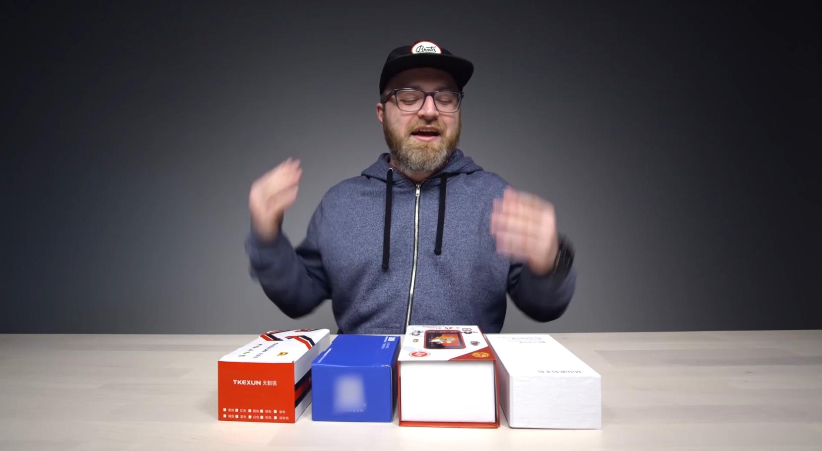 美国大叔买老年机,美国大叔购买中国挖掘机