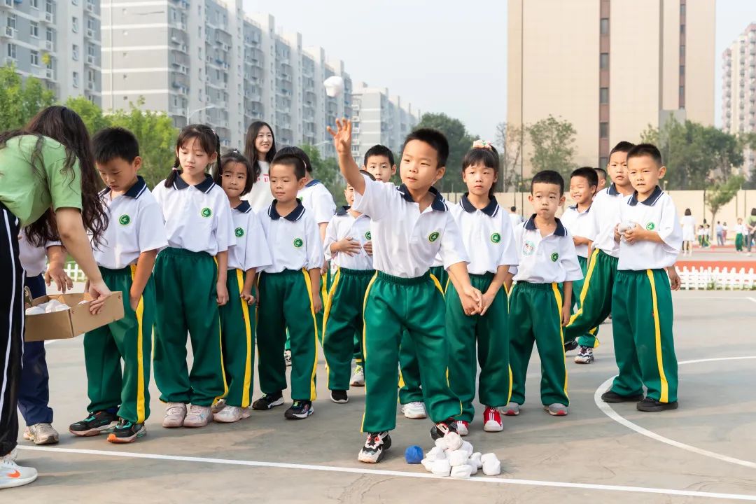 房山育新学校,喜迎二十大奋进新征程开启新时代