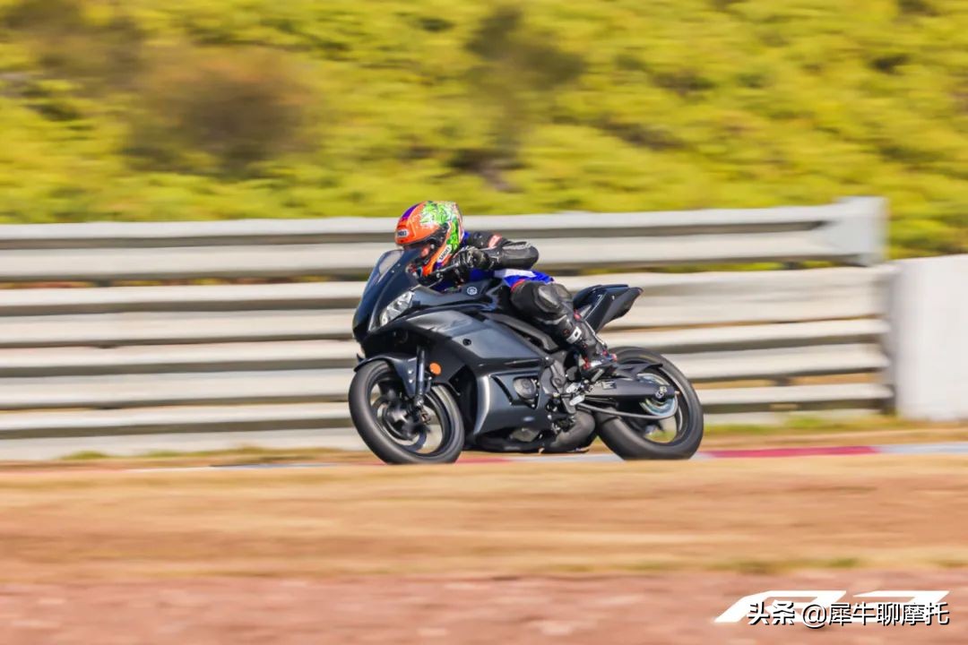 雅马哈r3过弯,雅马哈r3跑山路
