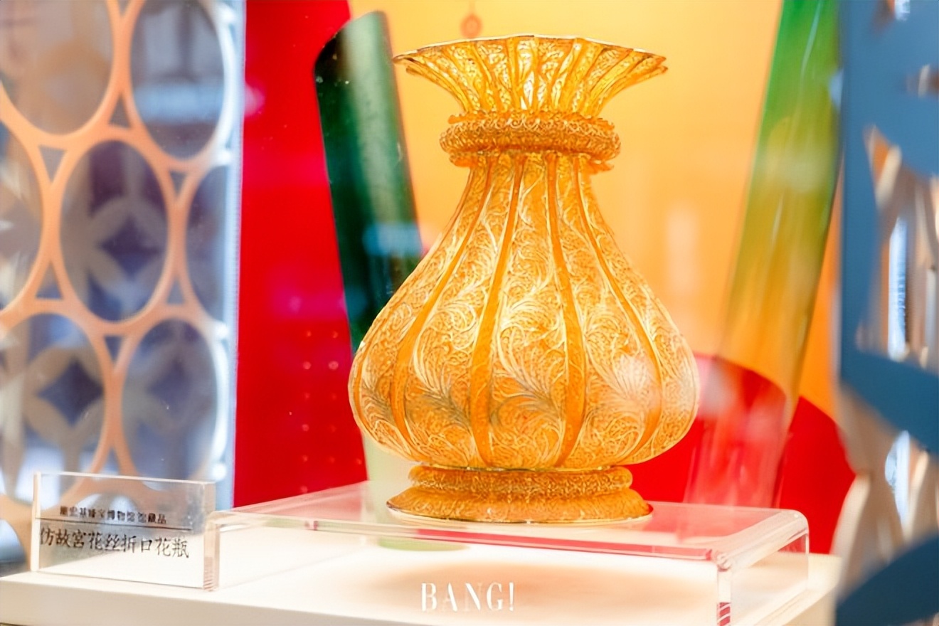 潮宏基襄阳首家非遗花丝概念店,潮宏基花丝工艺探店视频