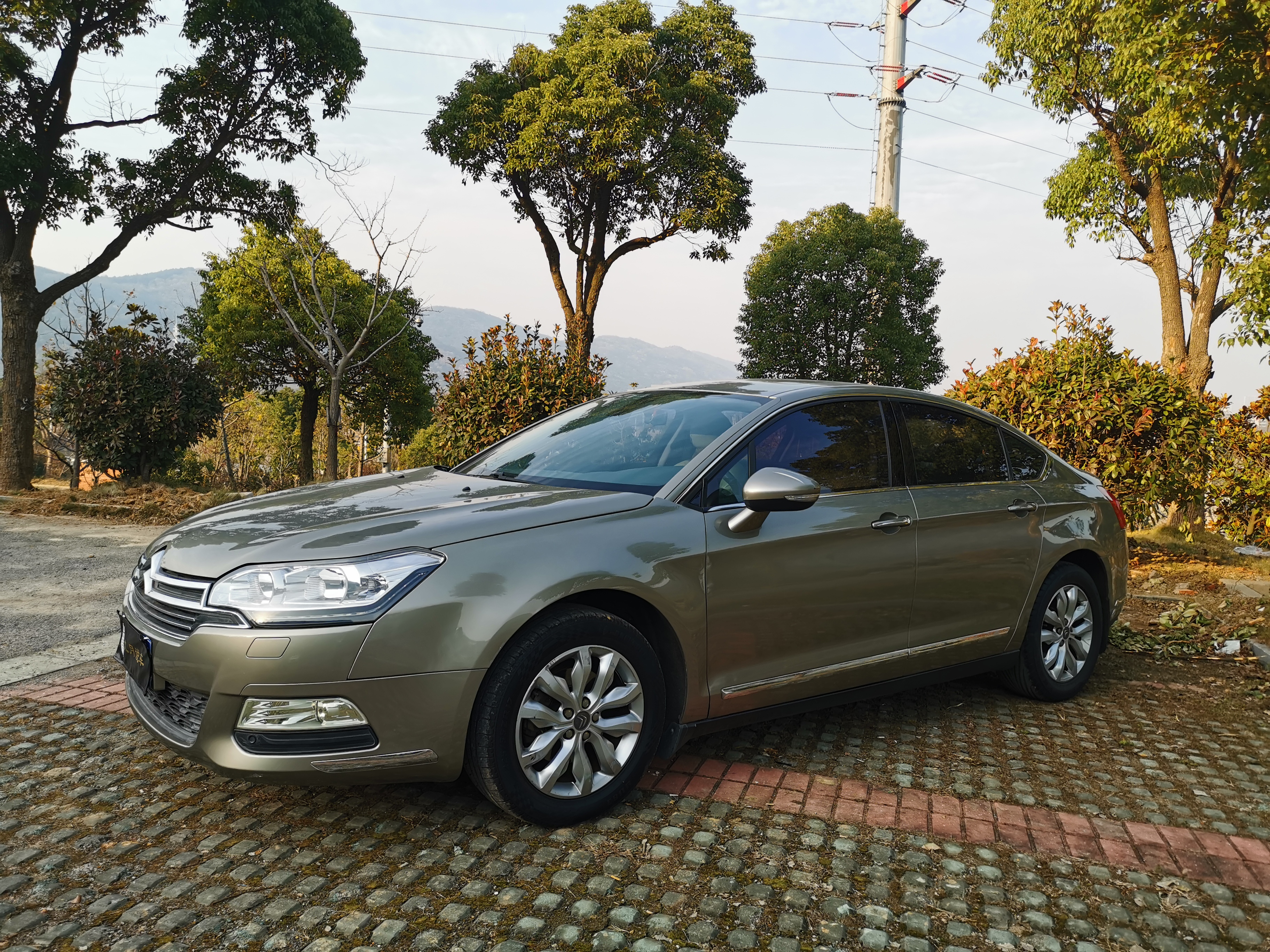 5000公里库存车雪铁龙c5,14款雪铁龙c5整车翻新