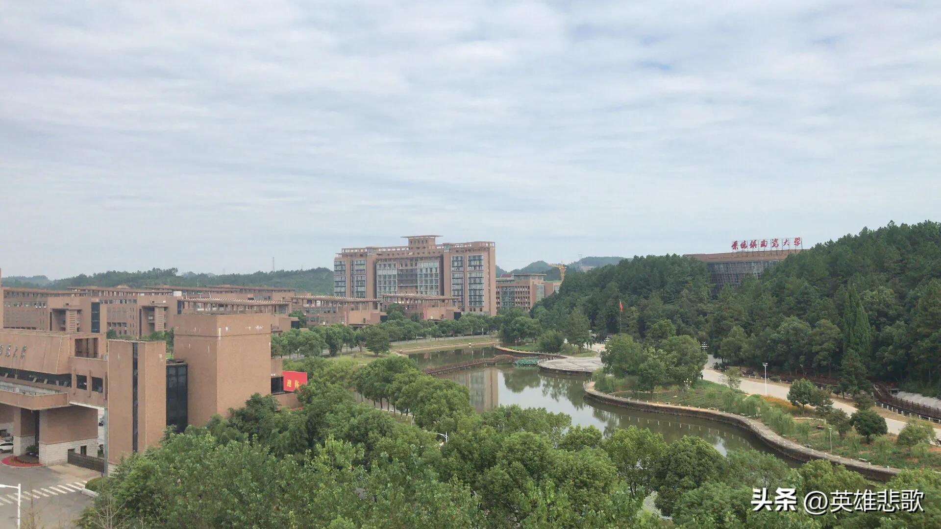 在陶瓷界景德镇陶瓷大学的地位,景德镇陶瓷学院和陶瓷大学的区别