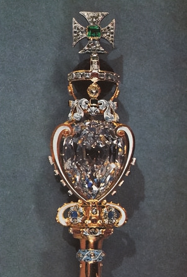 郑州商城发现“金面罩”,比三星堆还早/少林武术正式有了“郑州标准”/小伙寻亲20年在郑州找到亲生母亲