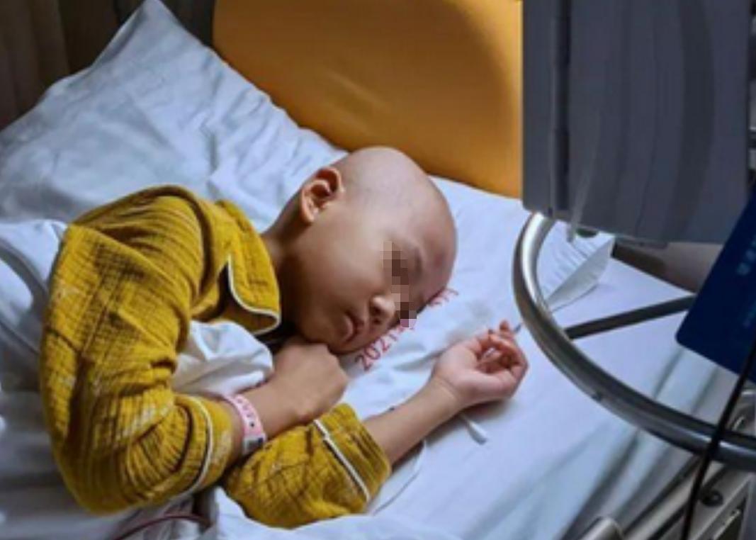 父母离异9岁女孩确诊血癌,九岁女孩患血癌姑姑卖车卖嫁妆