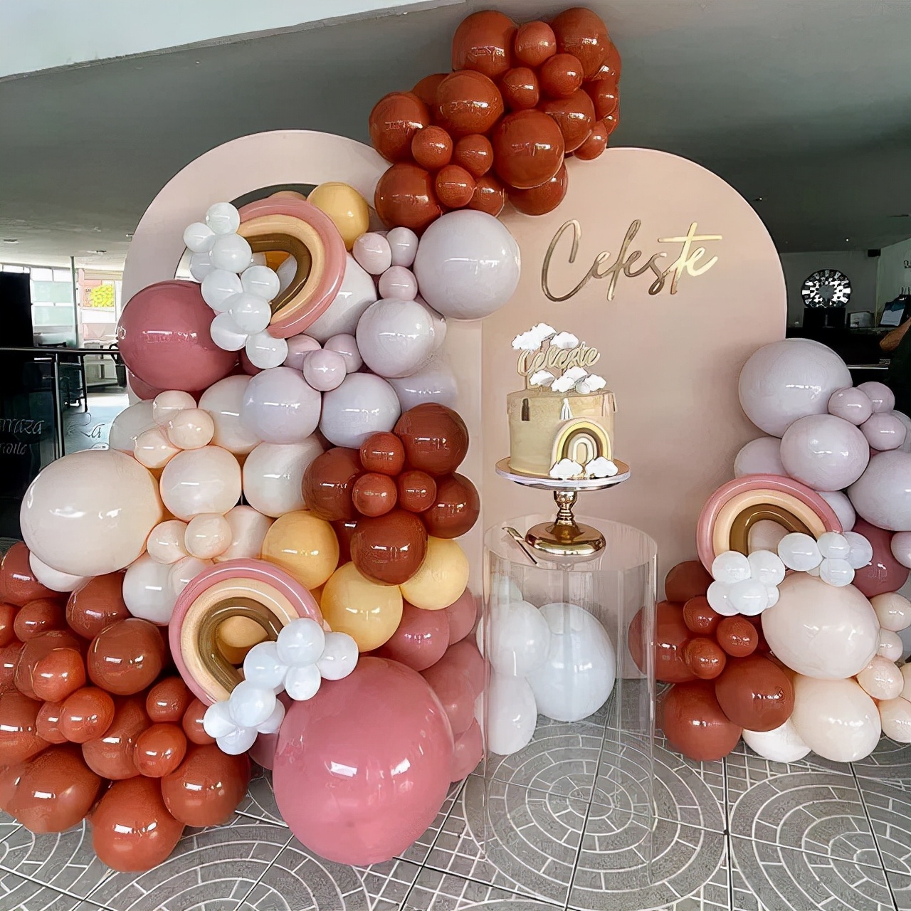 生日蛋糕流行装饰,生日蛋糕装饰多但不幼稚