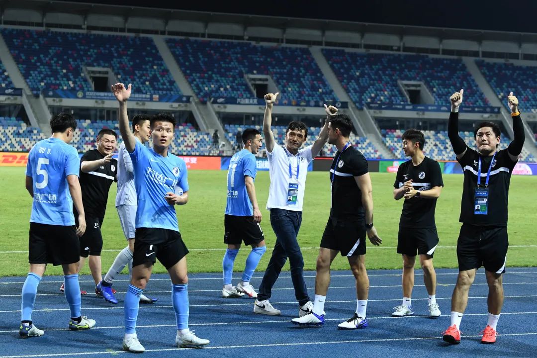 谢晖采访王健林,谢晖采访武磊完整版