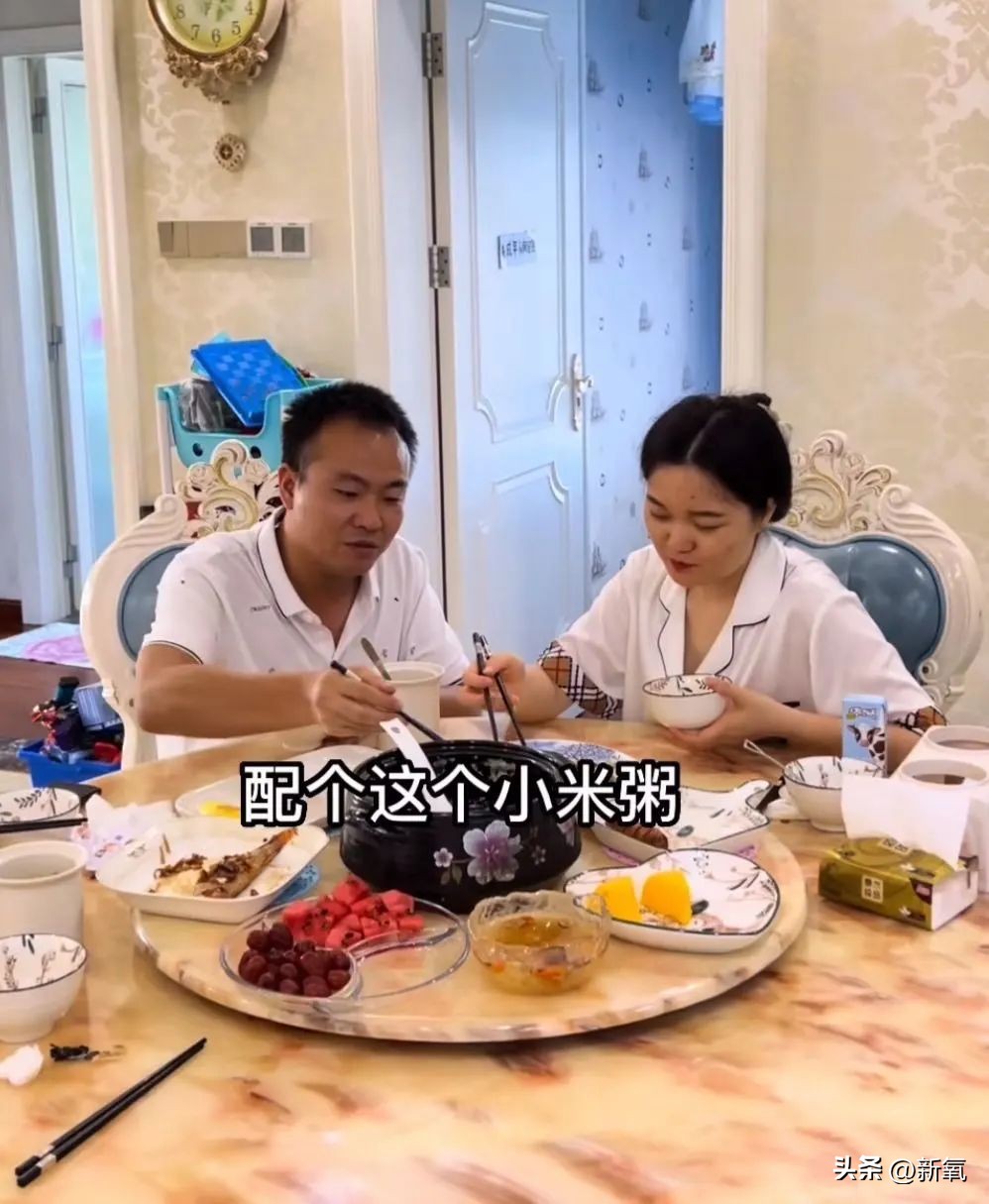 王蓉三娃妈是怎么火的,王蓉三娃妈怎么火的