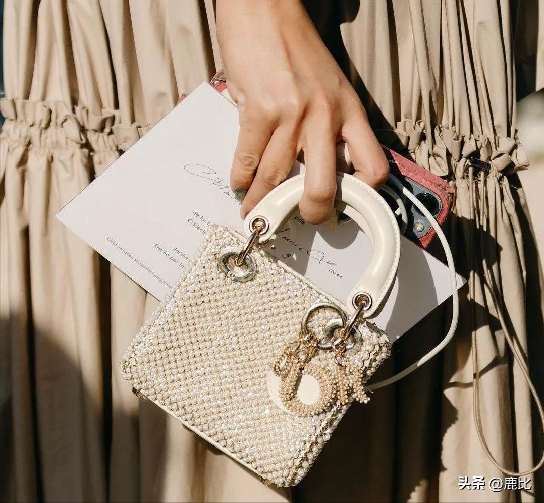 为什么chanel包价格上万,chanel必买十款包价格